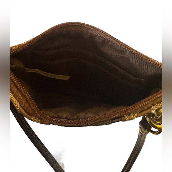 Coach Signature Small Wristlet Khaki F49174 with mini hangtag. - Picture 4 of 6